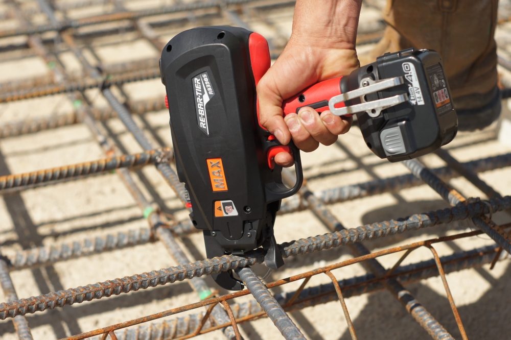 RB398S MAX USA CORP. The world's professional tool manufacturer
